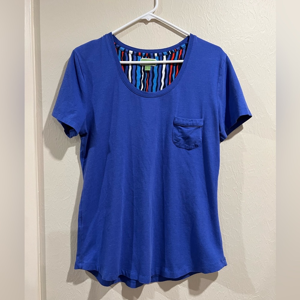 Vera Bradley royal blue tee. Size large. Good condition.
